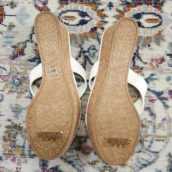 DKNY 3" Wedge Open Toes White Sandals Cork Wedge, sz 9.5 - Picture 5 of 5